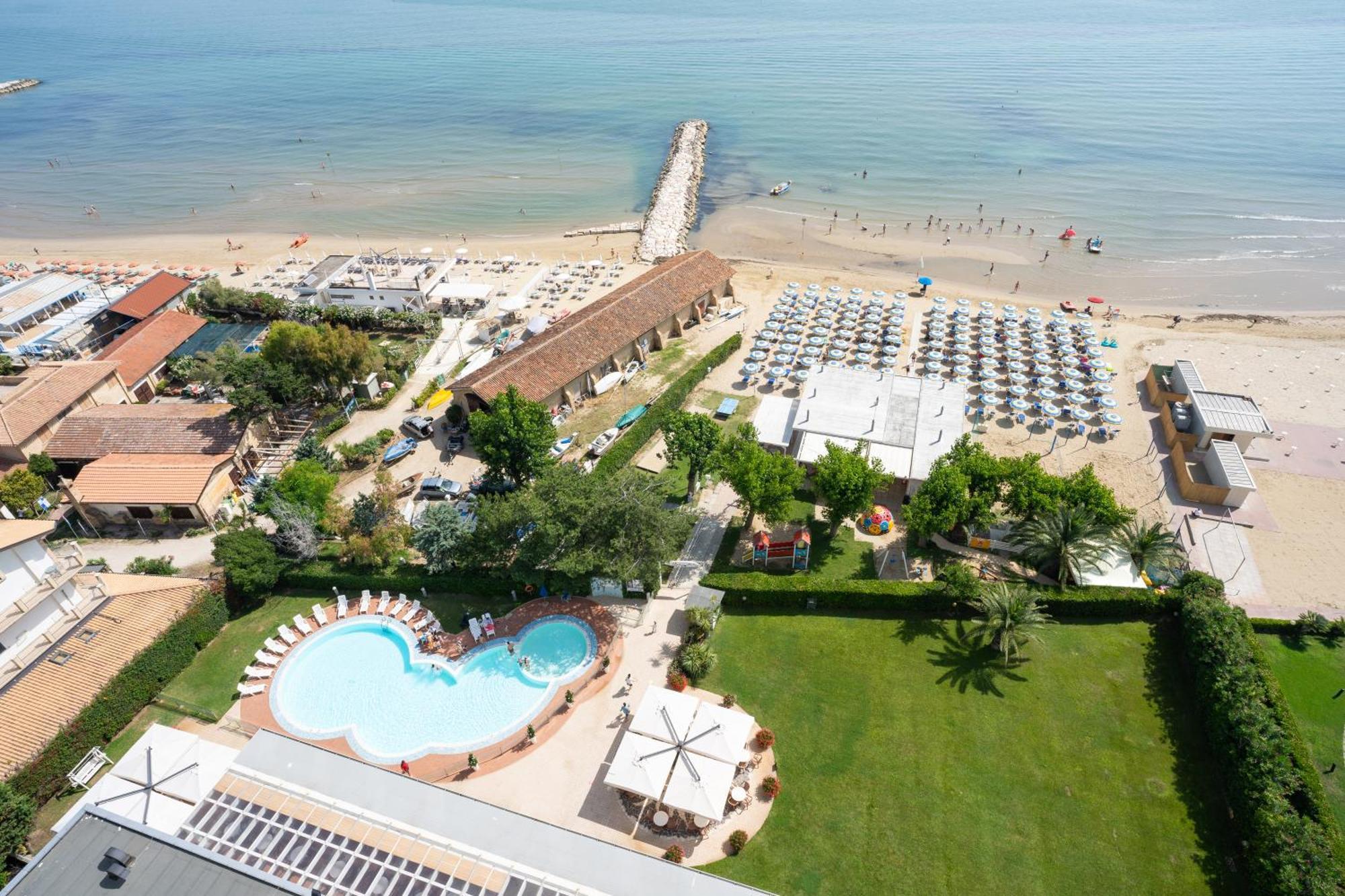 Hermitage Hotel Силви Марина Екстериор снимка