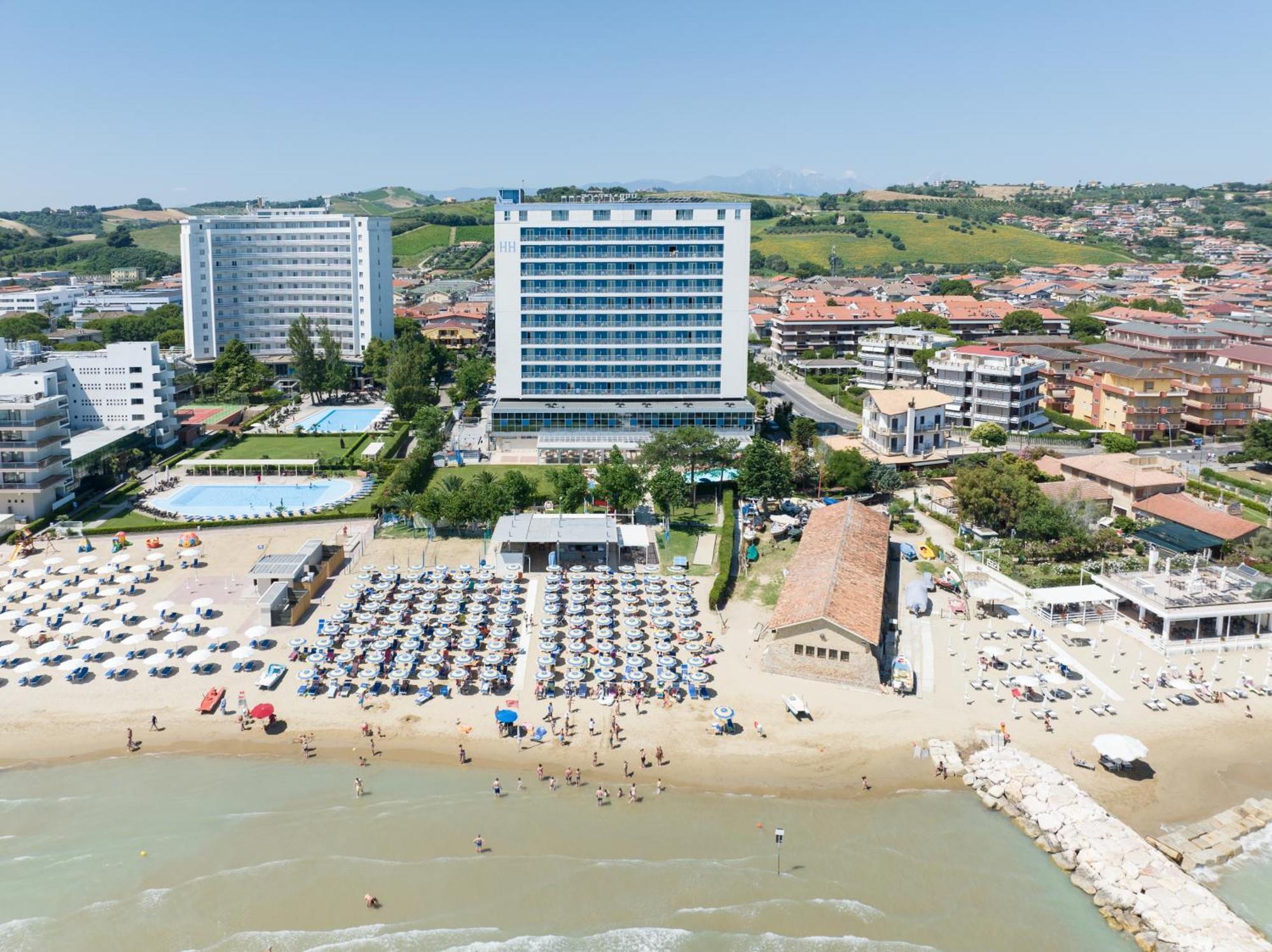 Hermitage Hotel Силви Марина Екстериор снимка