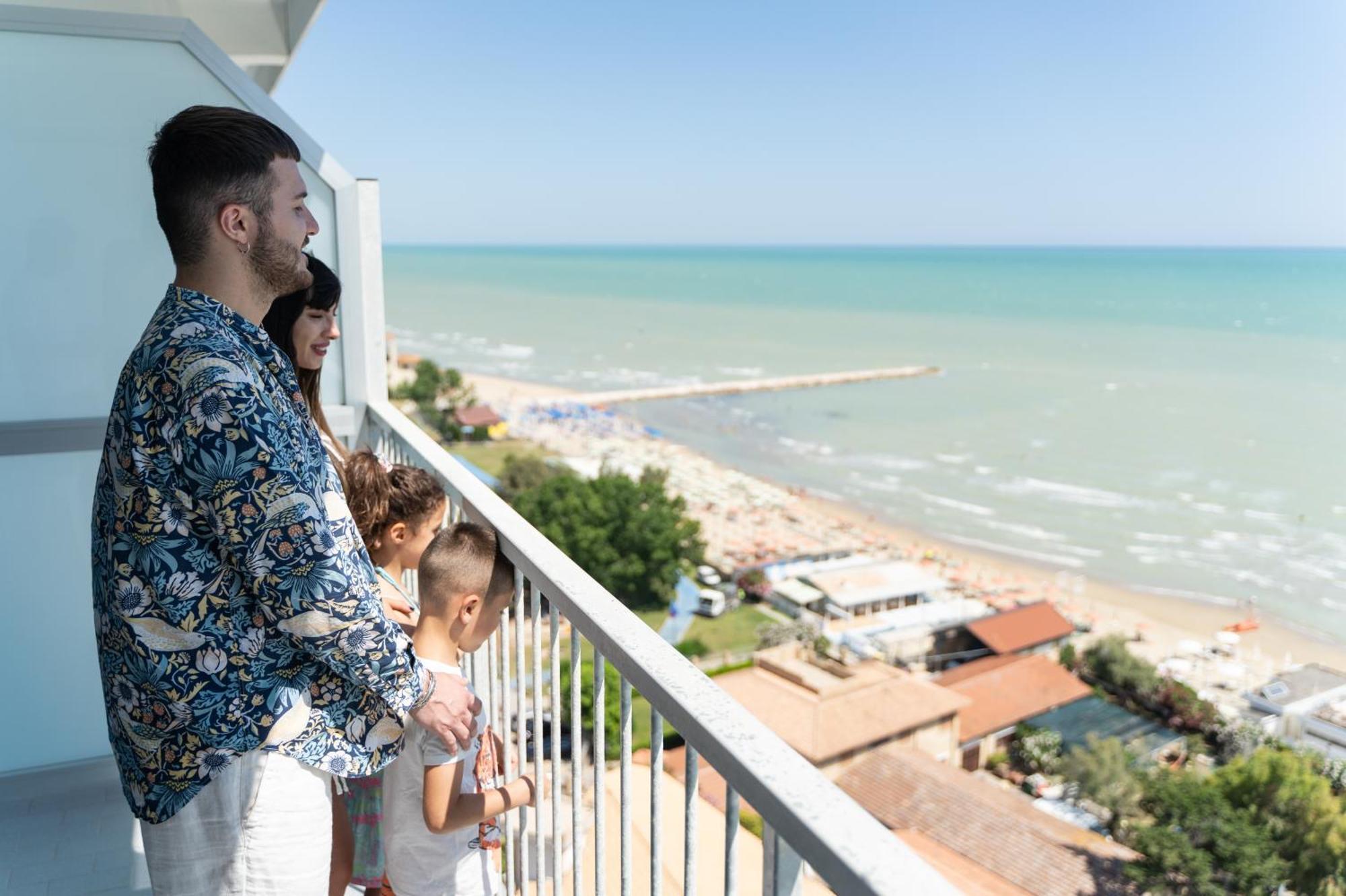 Hermitage Hotel Силви Марина Екстериор снимка